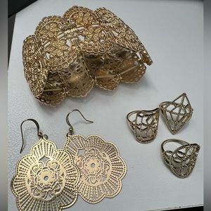 Earring bracelet ring set